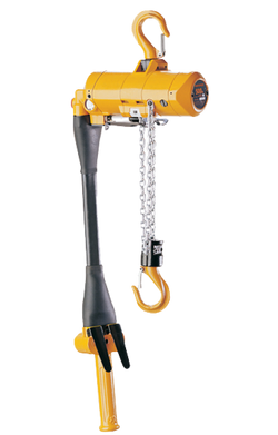 Palan pneumatique, cap. de 1/2 tonne, 10 pieds de levage, contrôle de type poignée