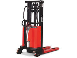 Gerbeur à empattement étroit, capacité de 3300 lb, levée jusqu'à 137"